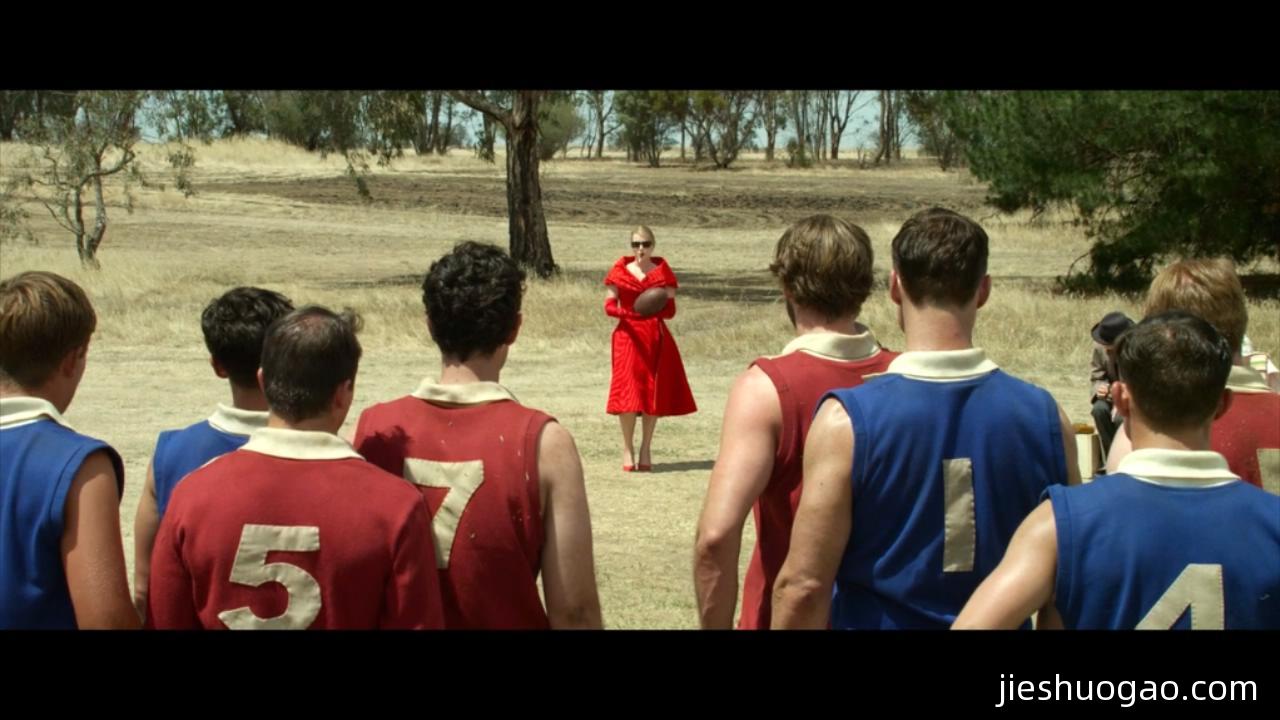 时尚与复仇并存| 2015《裁缝》9分钟3116字剧情解说